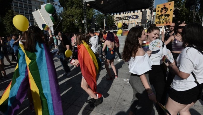 Βίντεο και φωτογραφίες: Στο ρυθμό του Athens Pride η πρωτεύουσα