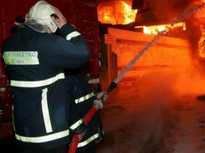 Κόρινθος: Στο "τσακ" έσωσαν ηλικιωμένη από φωτιά σε σπίτι