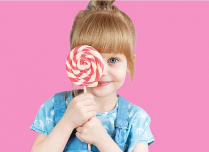 Έξι τρόποι για να τρώει το παιδί σας λιγότερη ζάχαρη  Read more: http://www.onmed.gr/diatrofi/story/363052/exi-tropoi-gia-na-troei-to-paidi-sas-ligoteri-zaxari#ixzz54KvqVN4Y