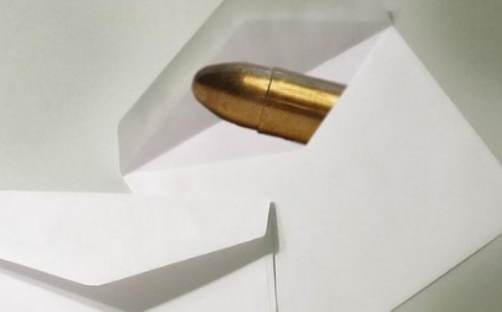 ΕΝΤΟΠΙΣΤΗΚΕ ΣΤΑ ΕΛΤΑ - Εστειλαν φάκελο με σφαίρες στον επικεφαλής της Αρχής Δημοσίων Εσόδων