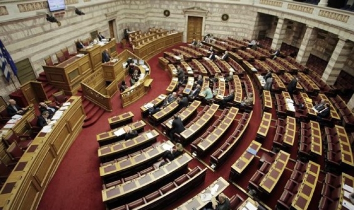 Βουλή: Κατάθεση όλων των κειμένων της διαπραγμάτευσης, ζητούν Γ. Κουτσούκος και Β. Κεγκέρογλου