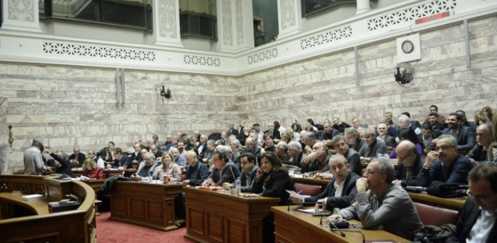 «Για το καλό της χώρας»: Πώς οι βουλευτές του ΣΥΡΙΖΑ προετοιμάζουν για νέα μέτρα