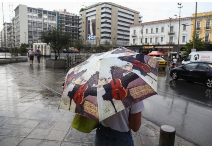 Καιρός σήμερα: Μαγιό στις… ντουλάπες και ομπρέλες ανά χείρας – Βροχές σε όλη την χώρα