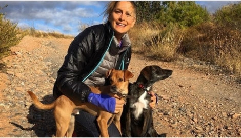 Νικόλαος-Τατιάνα: Υιοθέτησαν ένα αδέσποτο σκυλάκι