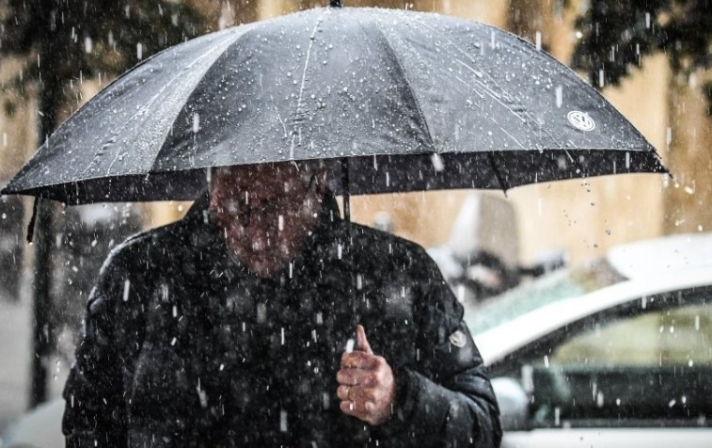 «Αγριεύει» ο καιρός: Νέα κακοκαιρία με ισχυρές βροχές, θυελλώδεις ανέμους και χιόνια