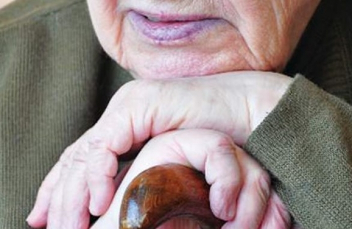 Πάτρα: Ηλικιωμένη έδωσε σε απατεώνες 800 ευρώ αλλά της έκλεψαν ακόμη 6.000