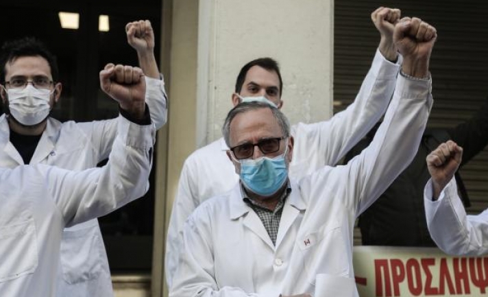 Αρνήθηκε η κυβέρνηση να δει τους νοσοκομειακούς γιατρούς – Τους «μαχητές της πρώτης γραμμής»