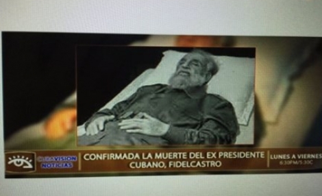 ΦΩΤΟΓΡΑΦΙΑ: Ο Φιντέλ Κάστρο νεκρός στο κρεβάτι του Πρόκειται για ένα καρέ από την τηλεόραση της Κούβας, ως επιβεβαίωση της είδησης.
