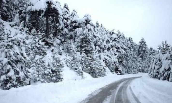 Σφοδρή χιονόπτωση στην Ήπειρο - Πάγωσαν οι πηγές στα Τζουμέρκα