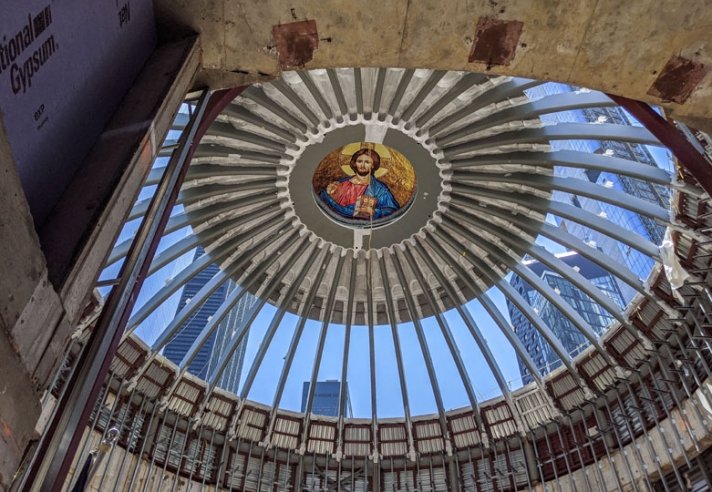 Ξαναχτίζεται το εκκλησάκι του Αγίου Νικολάου στο “Σημείο Μηδέν” της Νέας Υόρκης (φωτογραφίες)