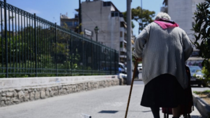 Απατεώνας άρπαξε 12.000 ευρώ από ηλικιωμένη στην Πάτρα