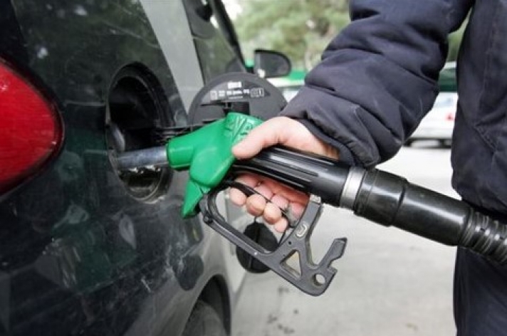 Αύξηση 8 - 10 λεπτά στη βενζίνη περιλαμβάνει το πακέτο έμμεσων φόρων