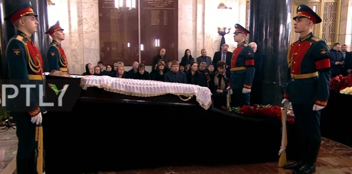 Θρήνος στην κηδεία του Ρώσου πρέσβη - Ράκος ο Πούτιν (photos+video)