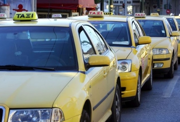 ΘΕΟΣ! Τι απάντησε ταξιτζής σε έναν Μουσουλμάνο Άραβα που του ζήτησε κοφτά να κλείσει τη μουσική