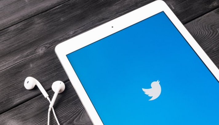 Πώς επηρεάζεται η κοινή γνώμη μέσα από εικονικά ψηφιακά δίκτυα στο Twitter