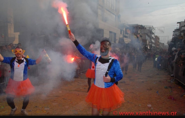 «Μάγεψε» και φέτος το καρναβάλι της Ξάνθης: Χιλιάδες καρναβαλιστές «πλημμύρισαν» την πόλη (pics&amp;vid)