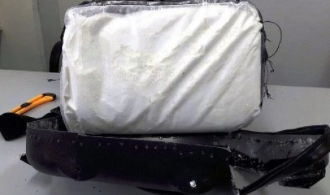 ΦΩΤΟ - Μετέφερε 1,5 κιλό κοκαΐνης κρυμμένο σε καλλυντικά… από το Ρίο στην Αθήνα!