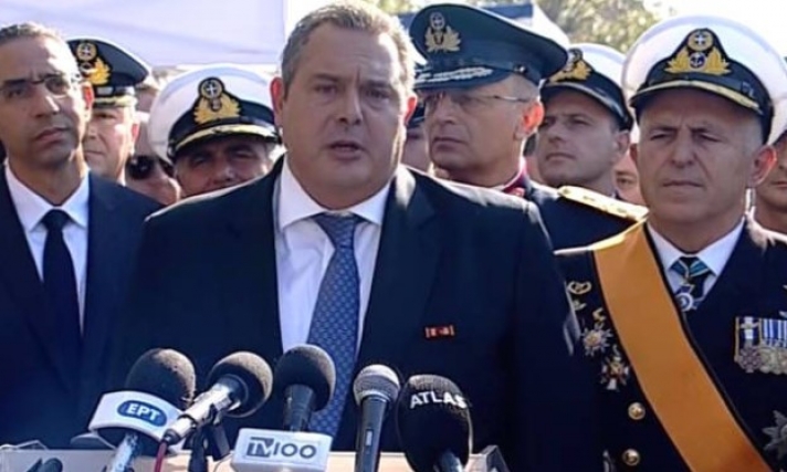 «Καμμένε παραιτήσου!»: Αποδοκιμάστηκε ο υπουργός Εθνικής Άμυνας στη Θεσσαλονίκη (vid)