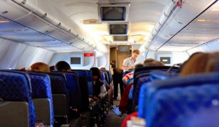 Πανικός σε πτήση: Μητέρα κατάλαβε πως ξέχασε το παιδί της όταν απογειώθηκε το αεροπλάνο