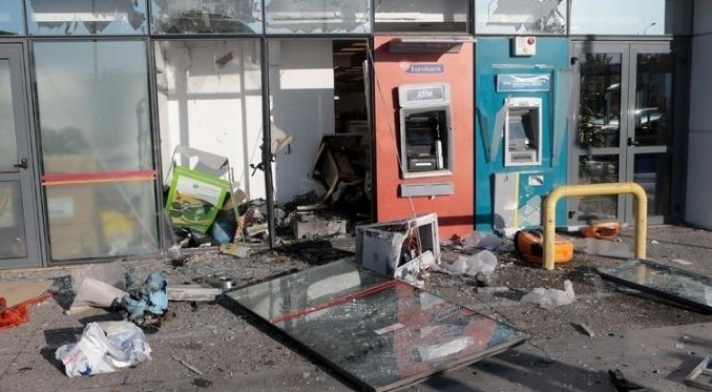 Μπαράζ επιθέσεων σε πέντε τράπεζες τα ξημερώματα στην Αττική