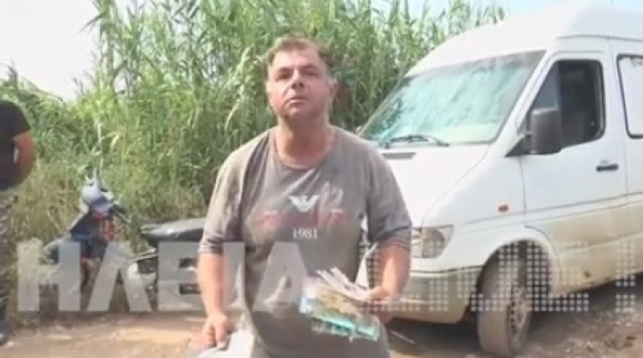 ΣΟΚ δείτε Βίντεο - Hλεία:Οργισμένος αγρότης κατά πάντων για τις πλημμύρες.