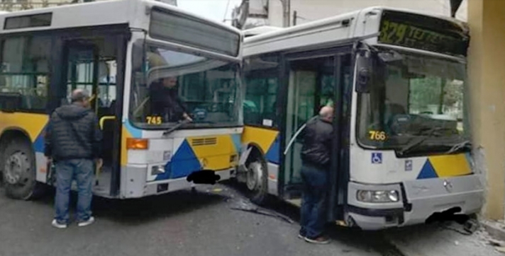 Σύγκρουση λεωφορείων στο Αιγάλεω - Έντεκα τραυματίες