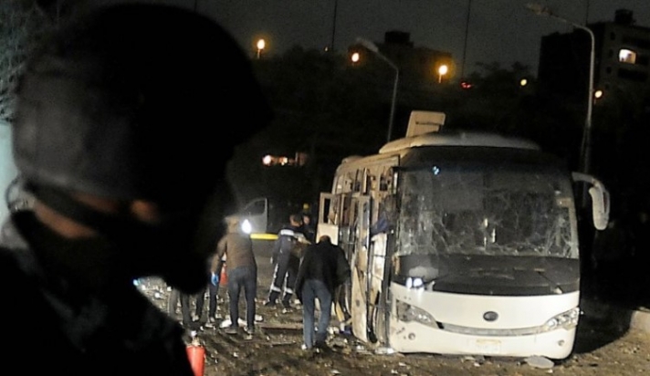 Αίγυπτος: Σε εξέλιξη οι έρευνες για τη βομβιστική επίθεση στο τουριστικό λεωφορείο