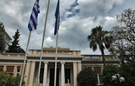 Μαξίμου: Αυτονόητα δεσμευτικές οι αποφάσεις της ανεξάρτητης ελληνικής δικαιοσύνης για τους «οκτώ»