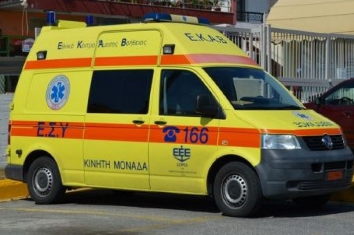Παλαιό Φάληρο: Αυτοκίνητο παρέσυρε γυναίκα και την παράτησε χτυπημένη στον δρόμο