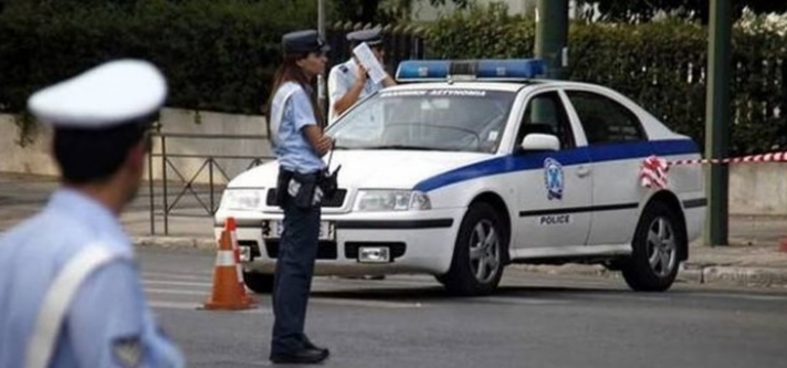 Τριάντα οδηγοί οχημάτων συνελήφθησαν Μεγάλη επιχείρηση της Τροχαίας: Σε ένα βράδυ πήρε 307 πινακίδες και 273 διπλώματα