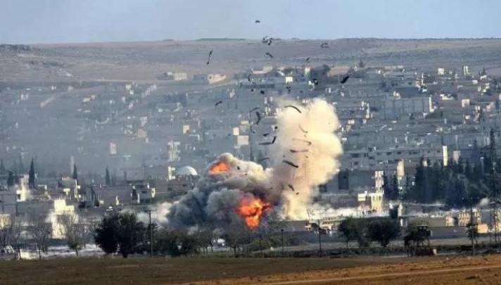 Συριακά μαχητικά βομβάρδισαν θέσεις Κούρδων και Αμερικανών στρατιωτών – Με κατάρριψη απειλούν οι ΗΠΑ