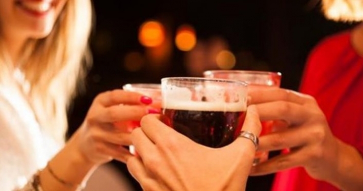 Μεγάλη ευρωπαϊκή έρευνα Οι Έλληνες βρίσκουν εύκολα αλκοόλ αλλά... δεν πίνουν πολύ