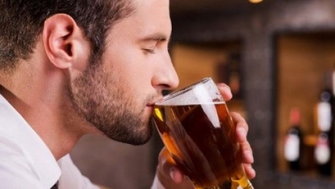 Δύο μπύρες μπορεί να κάνουν περισσότερο καλό από ένα παυσίπονο!