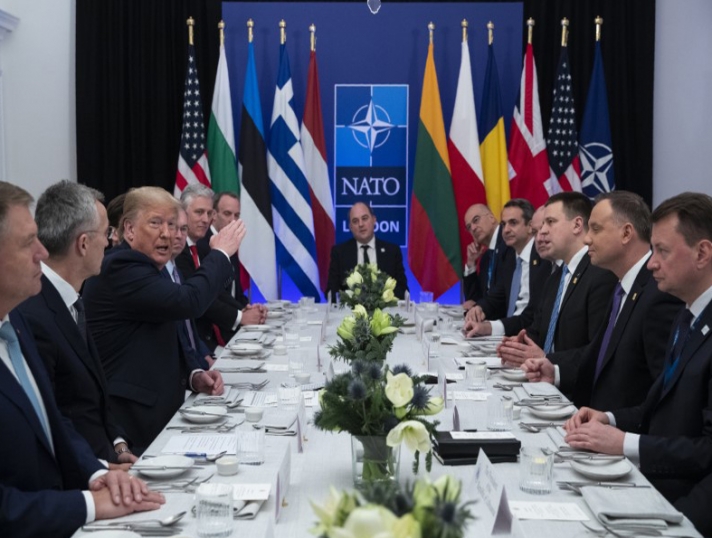 Διαβάστε όλα όσα διαδραματίστηκαν στο δείπνο που παραχώρησε ο Ντόναλντ Τραμπ σε μερικούς ηγέτες χωρών του ΝΑΤΟ