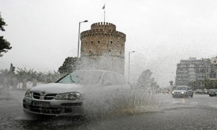 «Συναγερμός» από το Meteo - «Πολύ ισχυρή καταιγίδα θα πλήξει την Θεσσαλονίκη τα επόμενα λεπτά»