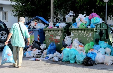 Βουνό τα σκουπίδια - Θολώνουν το τουριστικό πρόσωπο της Ελλάδας