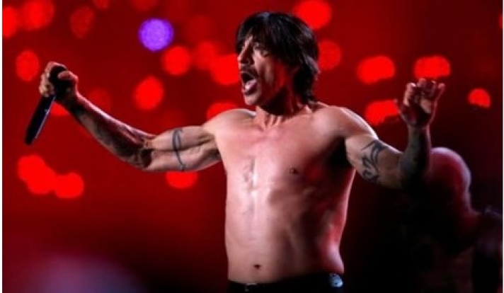 Στο νοσοκομείο ο τραγουδιστής των Red Hot Chili Peppers