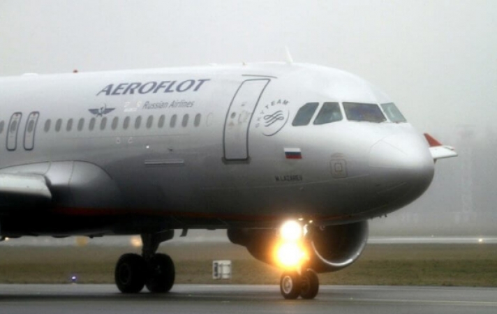 Τρόμος σε πτήση της Aeroflot – Ένοπλος κρατάει 75 ομήρους