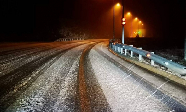 Κομοτηνή: Ισχυρή χιονόπτωση στον αυτοκινητόδρομο Νυμφαίας – Βουλγαρίας