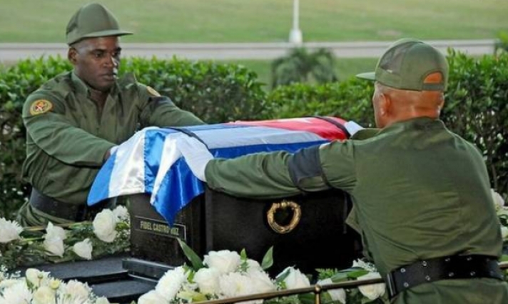 Κηδεία Φιντέλ Κάστρο: Δίπλα στον τάφο του Χοσέ Μαρτί αναπαύεται πλέον ο «Κομαντάντε»