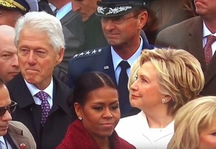 Η Χίλαρι έπιασε τον Μπιλ Κλίντον να «γλυκοκοιτάζει» την Ιβάνκα Τραμπ!