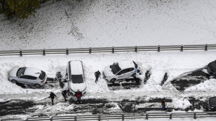 Κακοκαιρία σαρώνει τη μισή Ευρώπη: Δέκα νεκροί στην Ιταλία - Χιόνια σε Ισπανία και Γαλλία