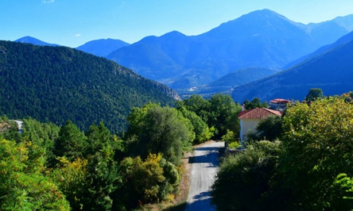 Απόδραση - αστραπή στην ορεινή Κορινθία: Το χωριό Καστανιά που θα σας κλέψει την καρδιά