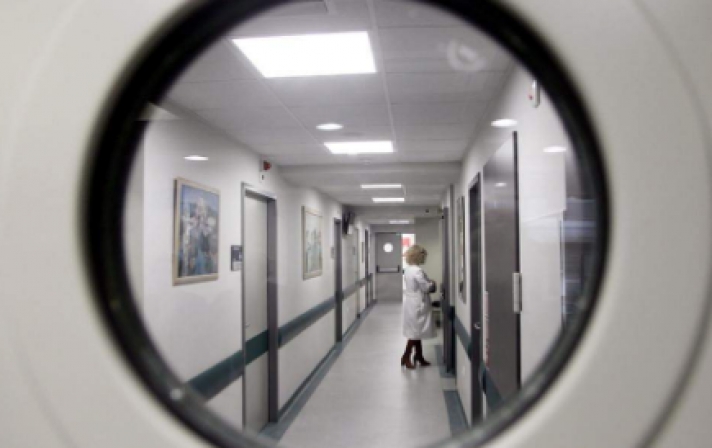 Αυξάνονται τα νοσοκομεία που θα έχουν τη δυνατότητα να νοσηλεύουν περιστατικά COVID-19