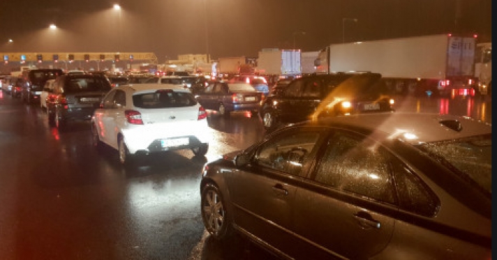 Διακόπηκε πριν λίγο η κυκλοφορία των οχημάτων στην Εθνική Οδό Αθηνών – Κορίνθου