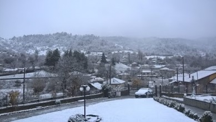 Χιόνισε σε Φλώρινα και Καστοριά! Με αλυσίδες η κίνηση των οχημάτων