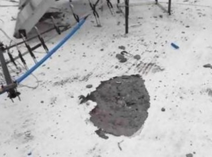 ΑΠΙΣΤΕΥΤΟ ! Κεραυνός χτύπησε πολυκατοικία στο Βόλο - «Εσκαψε» το τσιμέντο στην ταράτσα