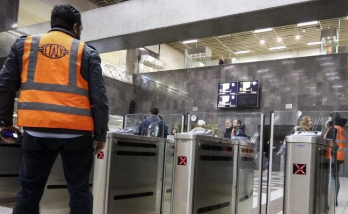 Την Παρασκευή κλείνουν για λίγη ώρα όλες οι πύλες στο σταθμό «Σύνταγμα» του Μετρό