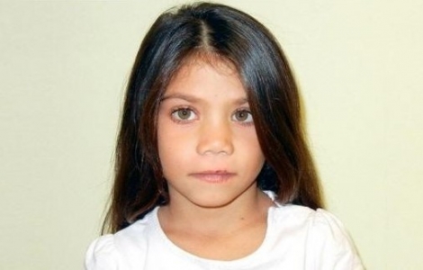 Αυτό είναι το κοριτσάκι που ζούσε σε καταυλισμό τσιγγάνων στον Τύρναβο (ΦΩΤΟ)