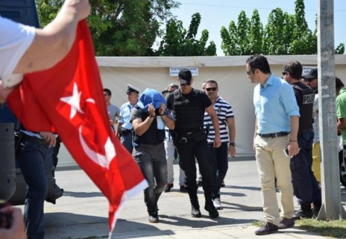 Η Τουρκία ζητά επίσημα την έκδοση των «8» στρατιωτικών που ζητούν άσυλο στην Ελλάδα